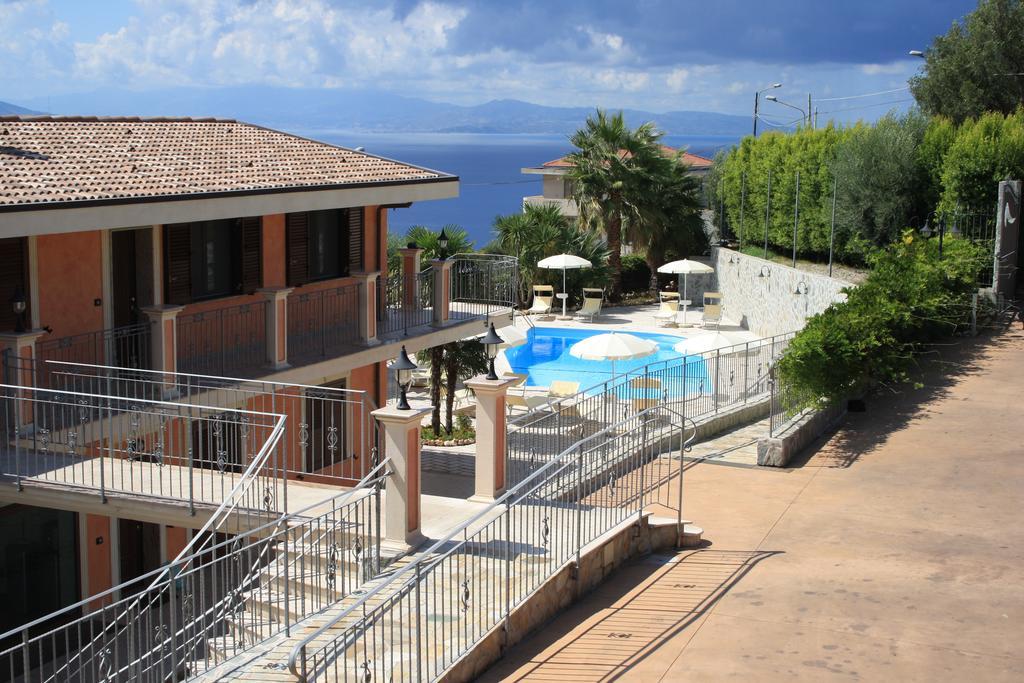 La Marinella Apartment Palmi Bagian luar foto