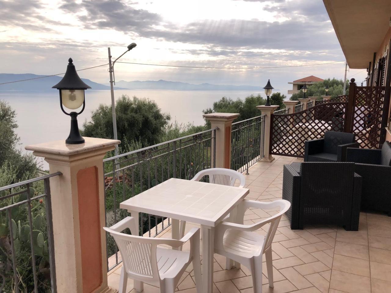 La Marinella Apartment Palmi Bagian luar foto